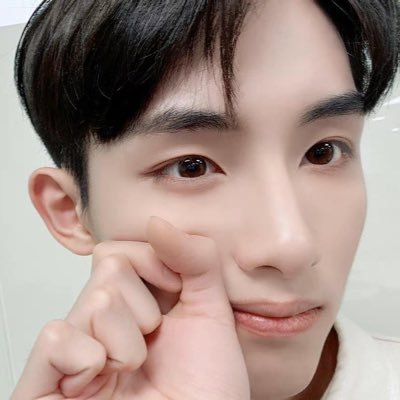 DSC_Bluewin's profile picture. 윈윈 董思成 ♡