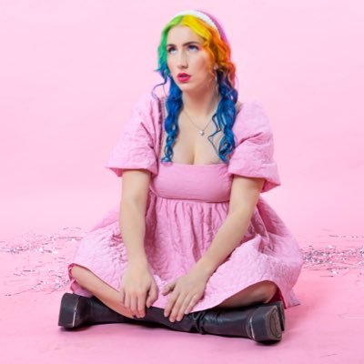 CAii is a singer, songwriter & producer who makes outspoken, defiant, pop music referencing mental health issues, toxic relationships & being a young woman.