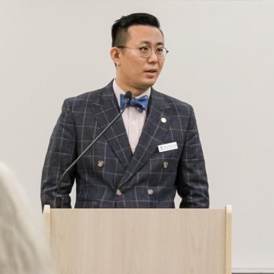 Simul justus et peccator. PhD, FRAS, RHS Associate Fellow. Read history, spirituality, art, and immigration law.