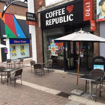 ⭐️⭐️⭐️⭐️⭐️ Italian Roast #Coffee 🇮🇹 Great Atmosphere ❤️ Friendly #Baristas😀 “By far the best of the high street brands.” - London Evening Standard. #latteart