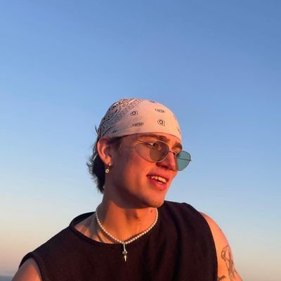 vhackerupdates's profile picture. Home of Vinnie Hacker's Stuff ★                — activa las notificaciones 🤍