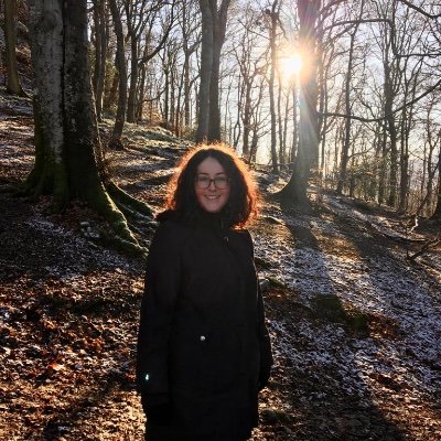 AshiaCannon's profile picture. bargain hunt stan account