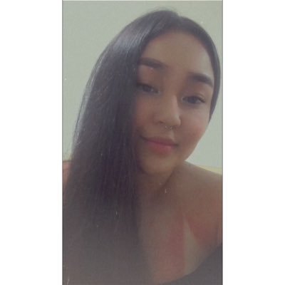𝚜𝚙, 22 || Belieber, quadrilíngue, cinéfila, bibliófila, amarela BR, comunista e para melhorar: escorpiana.