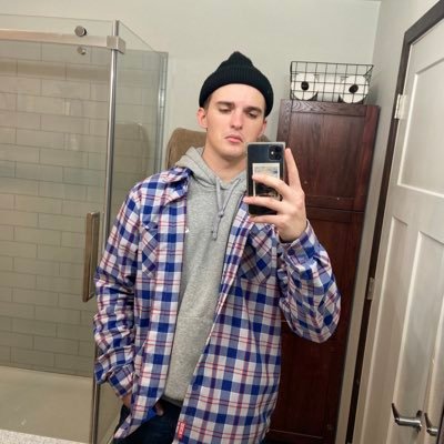 skipmclong's profile picture. i shit post