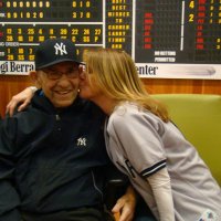 Joanie G PinstripePaisan (@joangyankee) 's Twitter Profile