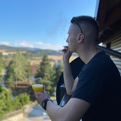 NikolasDesignn's profile picture. Full Time Video Editor

With more than 2 years of experience, 100M+ generated views!