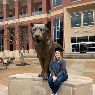 Therapist. Coffee Enthusiast. Book lover. GTG 🧠☕️📚🐅💙