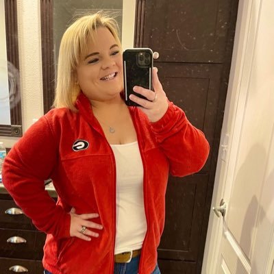 Big Sports fan- GO DAWGS ❤️🏈🖤 Go Braves ❤️⚾️💙 Go Cowboys 💙🏈