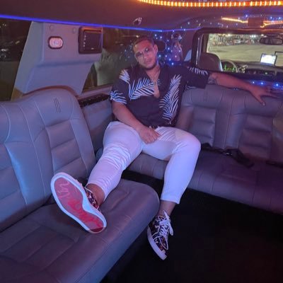 Knowledge of self is key🗝 Multifaceted Individual. | Songwriter & Screenwriter | Creative Consultant | Music Head | Student of Life| Spiritual Thug 🕉