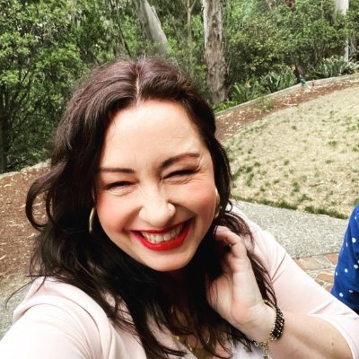 Jayhawker, Midwestern Assassin. she/her ¯\_(ツ)_/¯ 💻 🌉 🏡 🚆 🌱 🏀 ⛵️ ☕️ 🐈 Chief Revenue Officer @TrustVanta
