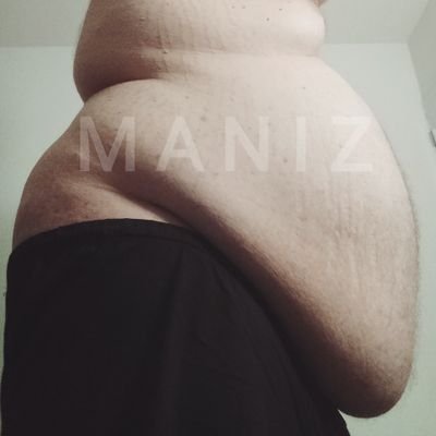 Hi, I'm Maniz, a french dedicated and extreme gainer. My desire is to be REALLY fat, BEYOND HUGE !!! I will post here my progress into hugeness !