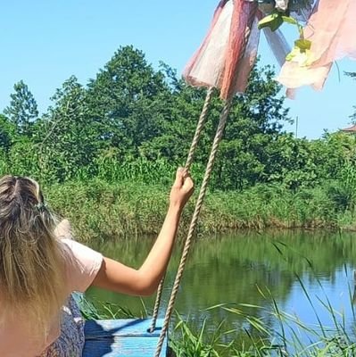 Cerenaydi17's profile picture. Sadakat ya birine doğru koşmaktır ya birinden kaçmaktır.