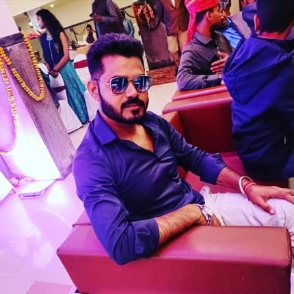 धरा जिस अक्ष पर घूम रही हम उसके केन्द्र बिंदु हैं ।
हो हिन्दू तो कहो गर्व से हम हिन्दू हैं,हम हिन्दू हैं ॥