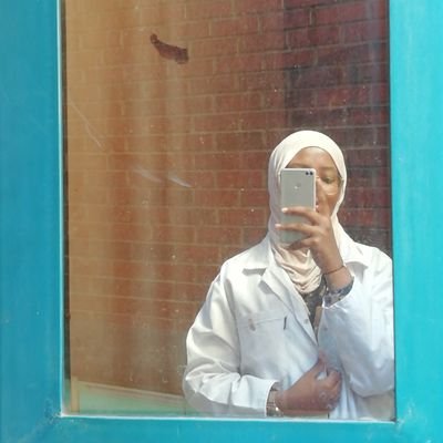 دائماً زاهية ، بالشگل الذي يلفت إنتباه الجميع ✨🖤
AAU. Faculty of Medicine
🇸🇩
⠀