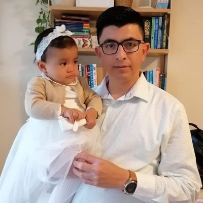 Aprendiz de lector y de Padre, que aún confía en las personas y en que podemos cambiar las cosas desde el respeto hacia los demás.