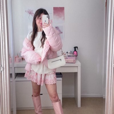 esmeUGC's profile picture. Content and UGC creator based in UK✨