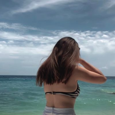 ivymeiglvn's profile picture. 𝓓𝓸𝓷'𝓽 𝓫𝓮 𝓽𝓱𝓮 𝓼𝓪𝓶𝓮, 𝓫𝓮 𝓫𝓮𝓽𝓽𝓮𝓻.