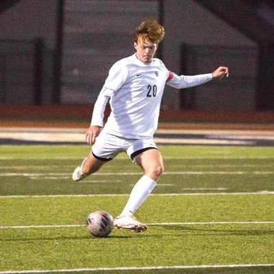 _lucassmith20's profile picture. 6 4' 205 lbs | KCSG ECRL 05/04 B #26 | center back/forward | ParkHill South #20 Captain