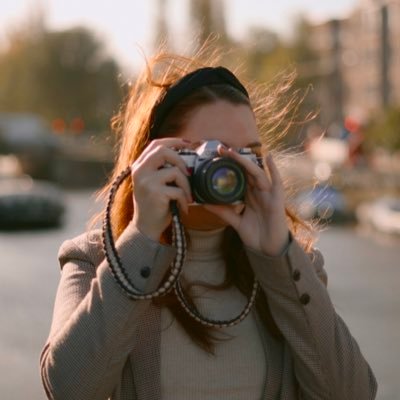 Débordante d’énergie créative | Photographe https://t.co/OjOsHUJcqF | https://t.co/l6mCwAV1S1