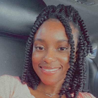 SMTTT Alumna💛🖤 Beautiful, black queen 👸🏾just trying to make a difference one day at a time. ✨