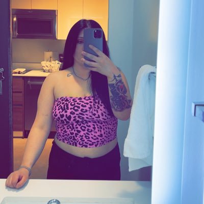 • boy mom x2 ♡ • i was born @ 4:20am 😉 • T 💍 •