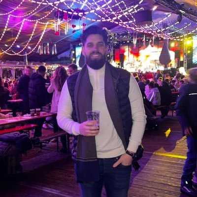 LeeLong2424's profile picture. 