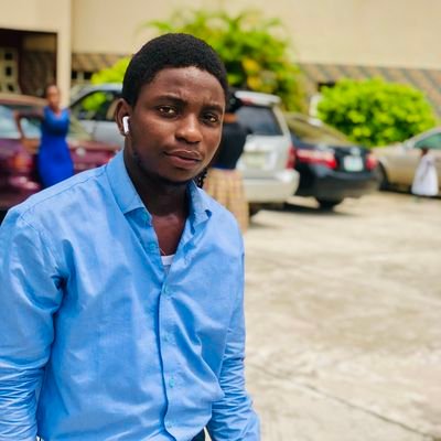 A Biochemist
Tech enthusiast
graphic designer
gamer and lots more.