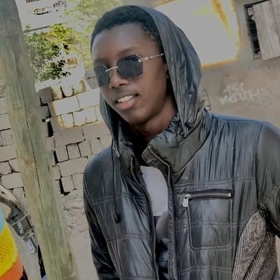 Papejames32's profile picture. 