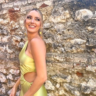 andreavillaf's profile picture. Let love rule🤍