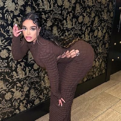 My name is Giselle I live in New York City I like to go out movies, dinners, walks and traveling but since the pandemic I haven't been doing much only wk