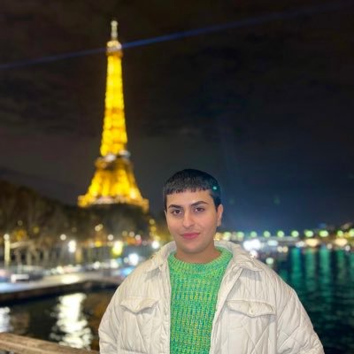 rishabarora_'s profile picture. livin large.