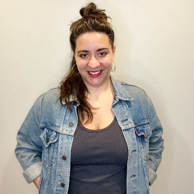 🎙 podcast host & editor | prof @thenewschool ✊ @nyu | shows @voxmedia @npr @wnyc| 🇧🇷 🏳️‍🌈 she/her | 📧hi@juliafurlan.com |