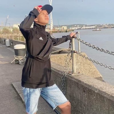 Hi guys this me your favourite boy Andrei sastre xb
Hey guys can someone follow my twitter account thank you very much guys😎😎😎