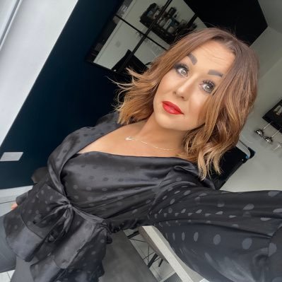 JennyKPoole's profile picture. 32 | Teacher | Performing Arts | 👨‍👩‍👦