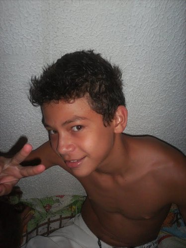 Se quiser segue aí :)'' Pois o importante na vida, é ser feliz...''