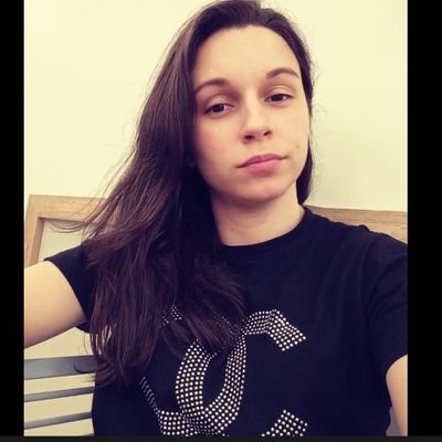 karine_loreto's profile picture. quando eu cheguei isso aqui tudo era mato