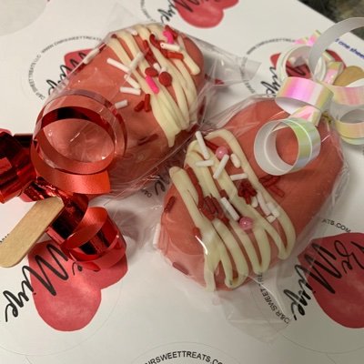 D&R Sweet Treats is a small catering business native in the heart of North Carolina. Catering or a special event, this mother and daughter duo has you covered.