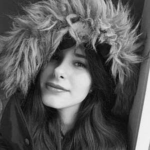 tititonti98's profile picture. 27🌸 | Barcelona🌃 | Rata de laboratorio 👩🏻‍🔬 | Entrenadora Pokémon lvl100 | Jugando a videojuegos desde 1998 ◢ ◤