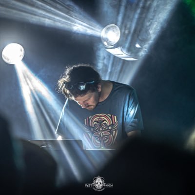 Melodic Bass Producer Booking - DaltonRichmondMusic@gmail.com Facebook - https://t.co/xmb80ffICB