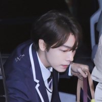 xtff_소통 (@tong_avril) 's Twitter Profile