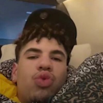 mxmishit's profile picture. don’t take anything I say serious
