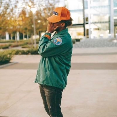 dezygn_'s profile picture. 23 - me vs myself