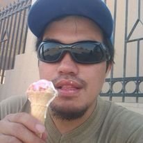 cruzjonas7211's profile picture. eating