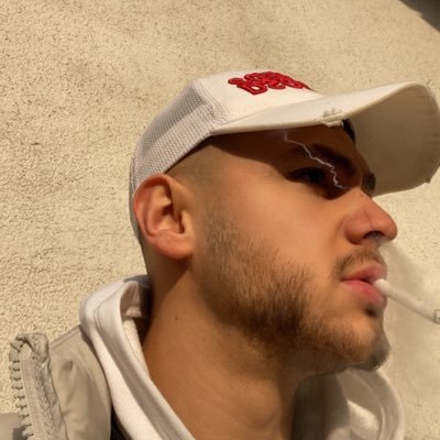 emiirhaann1's profile picture. 