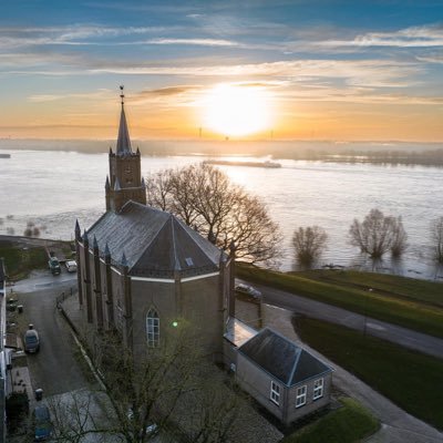 || #Haaften is een dijkdorp aan de #Waal in de gemeente #WestBetuwe || Alle nieuwtjes & info via https://t.co/VdRUyNkstQ || Facebook & Insta @MooiHaaften