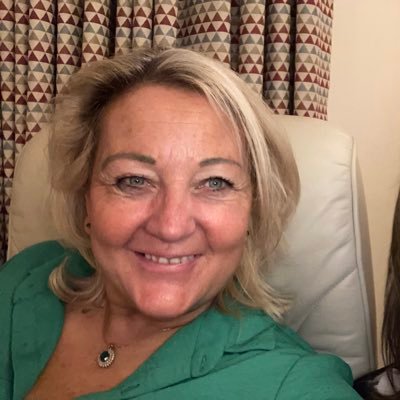 Prillster's profile picture. Life is for living and loving. #Dundee #proudfundraiser, Reg Mgr @BHF #scotland ❤️💔#loveablether #art #zumba