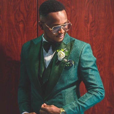 ebukabullet's profile picture. it’s all about perspectives. // IG: ebukabullet