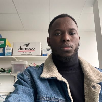 PhD candidate en Sciences de l’Information et de la Communication, intéressé par les sujets de pratiques numériques des jeunes et surveillance numérique