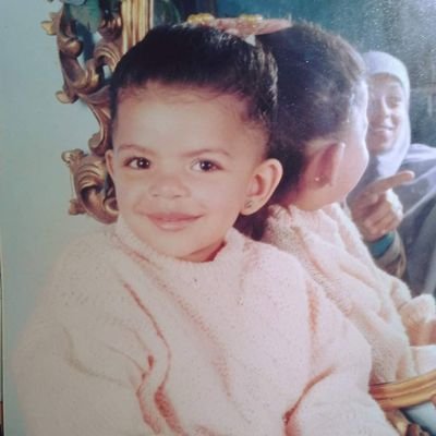Hadeel_Mazhar's profile picture. Mass Communication, Studied English At The British Council Egypt, Love Reading Articles And Novels 📖, Listening To BBC Radio Programmes 📻🎧🇬🇧, Pisces 🐋!