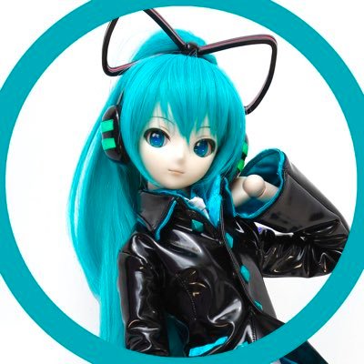 ドールオーナー。ドールネタ多し。初音ミクさん関連の衣装製作、工作など（ウチ用）。 時々釣りや飯、車。アイコンはウチのﾑｯｽﾒ。初音ミクさんを知ったのは2011年、でも万年ニワカ。衣装作りは始めたばかり、釣りはライフワーク。そして美味い飯は全ての活力。